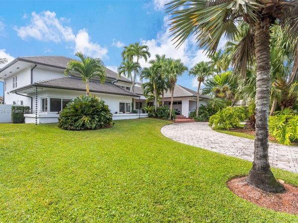 9260 SW 101 ST, Miami, FL 33176