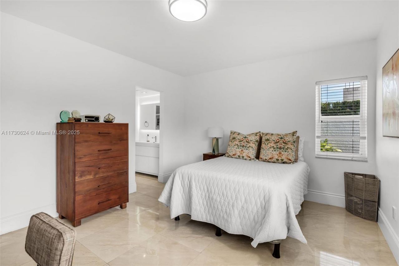 9260 SW 101 St, Miami, FL 33176 Photo