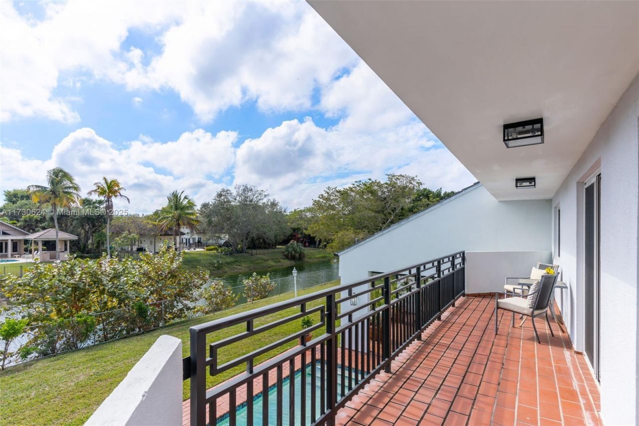 9260 SW 101 St, Miami, FL 33176 Photo