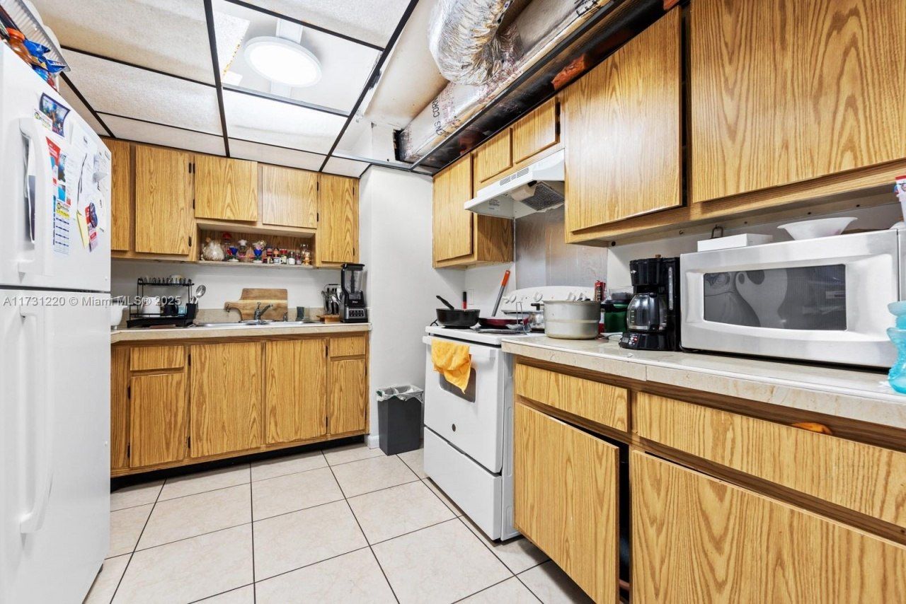 2020 NW 119th St, Unit 1122, Miami, FL 33167 Photo