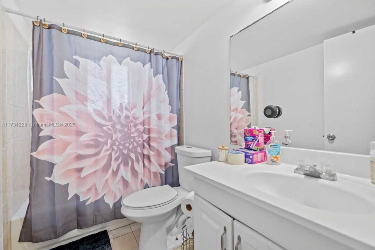 2020 NW 119th St, Unit 1122, Miami, FL 33167 Photo