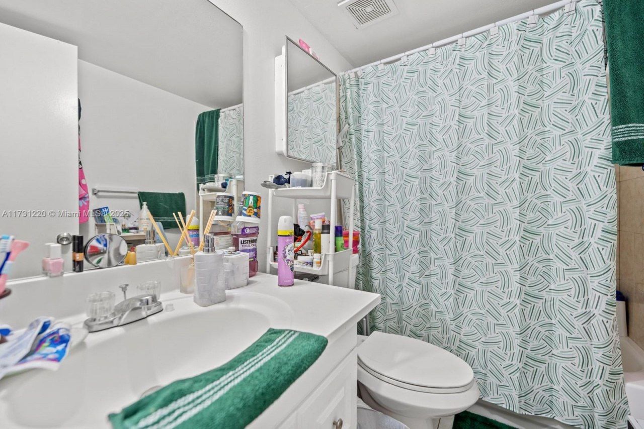 2020 NW 119th St, Unit 1122, Miami, FL 33167 Photo