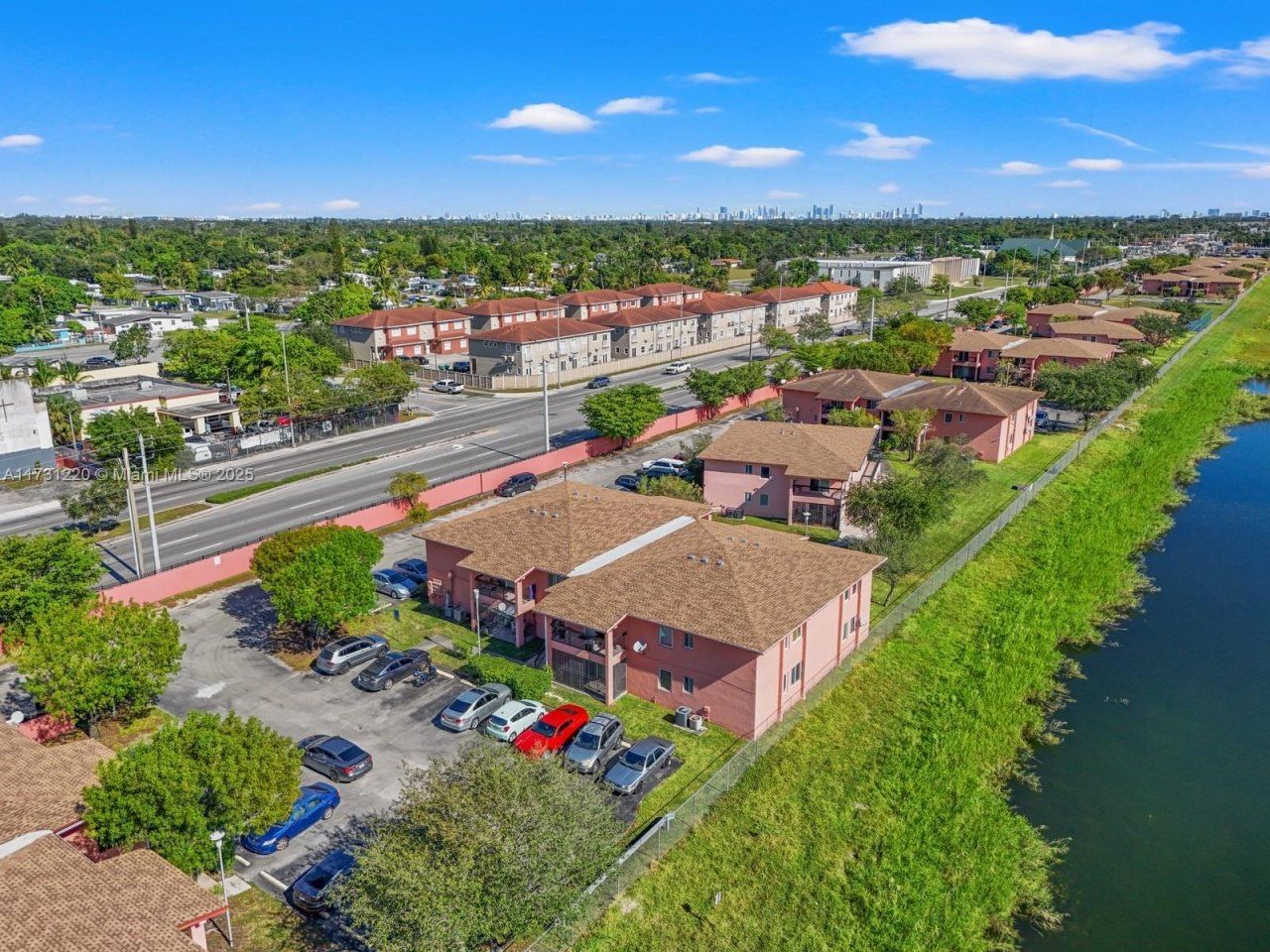 2020 NW 119th St, Unit 1122, Miami, FL 33167 Photo