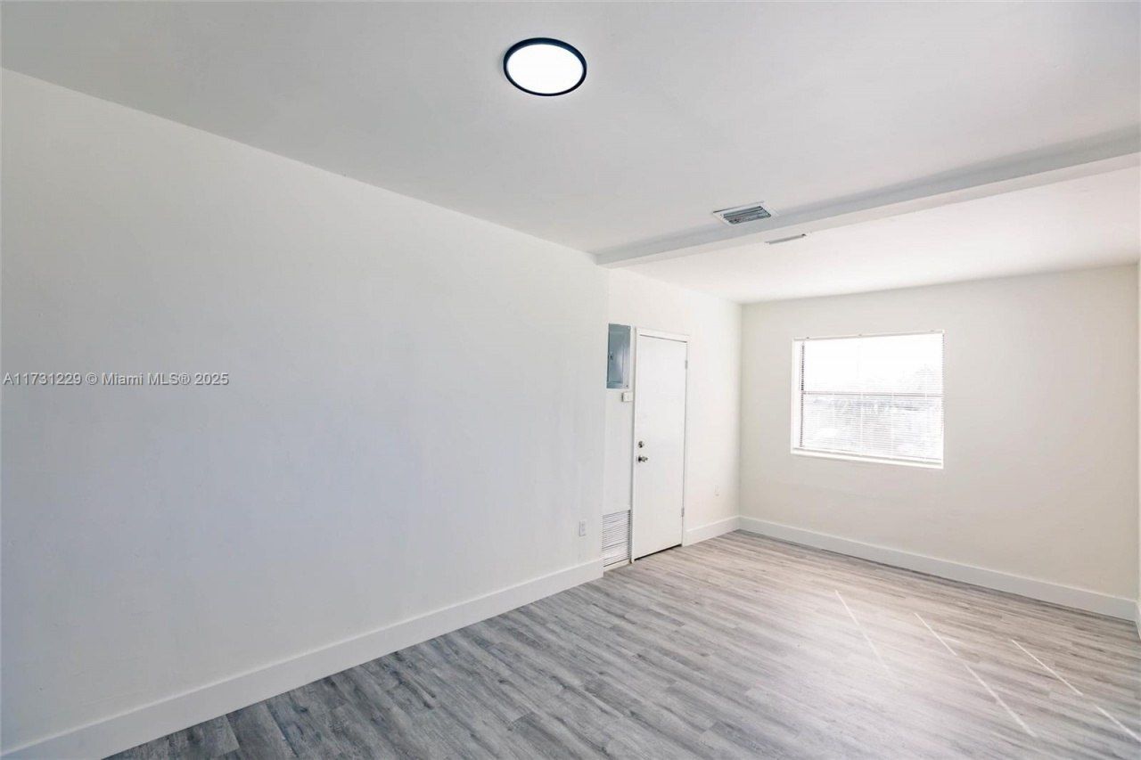 1865 NW 16th St, Miami, FL 33125 Photo