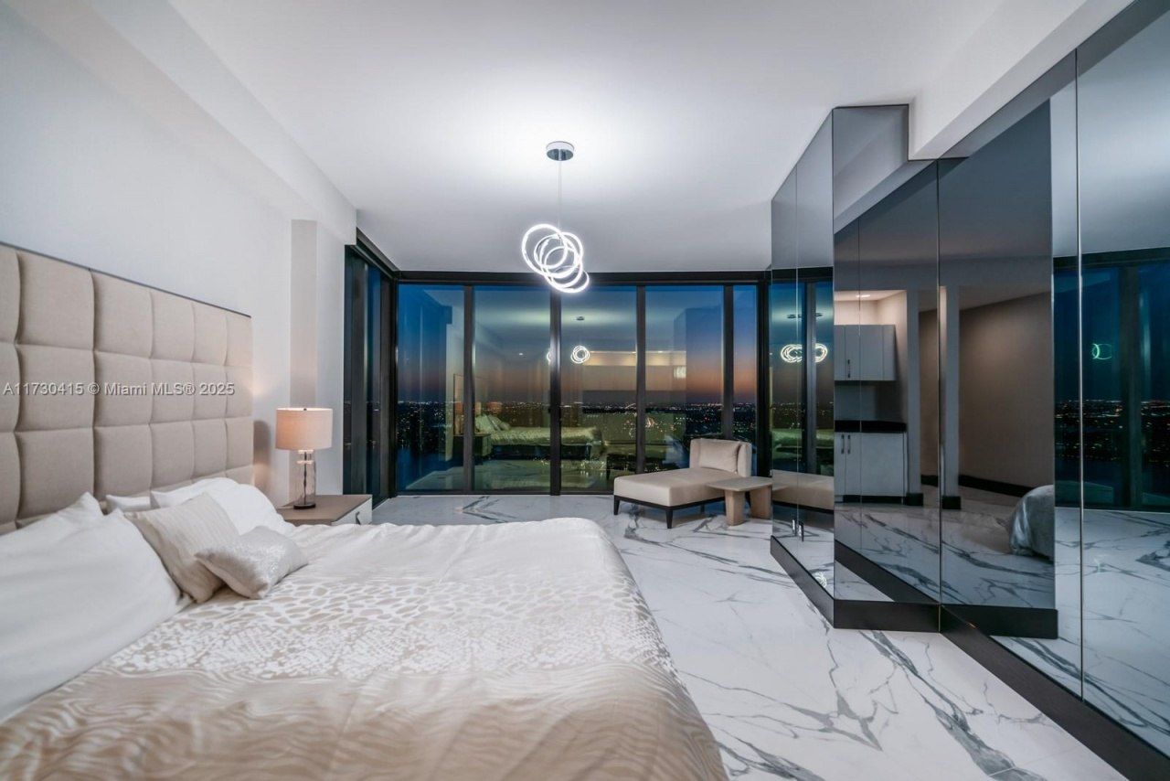 18555 Collins Ave, Unit 4203, Sunny Isles Beach, FL 33160 Photo