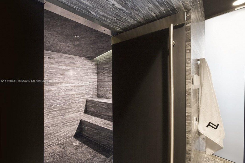 18555 Collins Ave, Unit 4203, Sunny Isles Beach, FL 33160 Photo