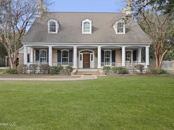 1315 E 2nd Street, Pass Christian, MS 39571