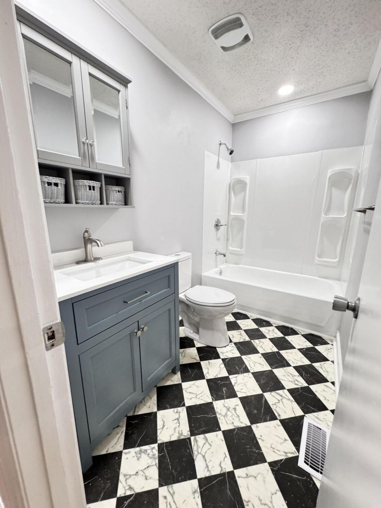 348 Cleveland Street Photo 12