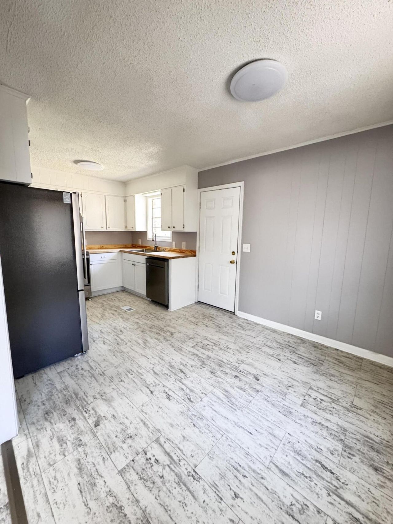 348 Cleveland Street Photo 8