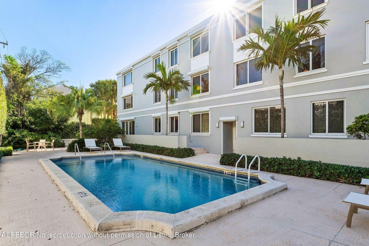 145 Peruvian Avenue, Unit 101, Palm Beach, FL 33480 Photo