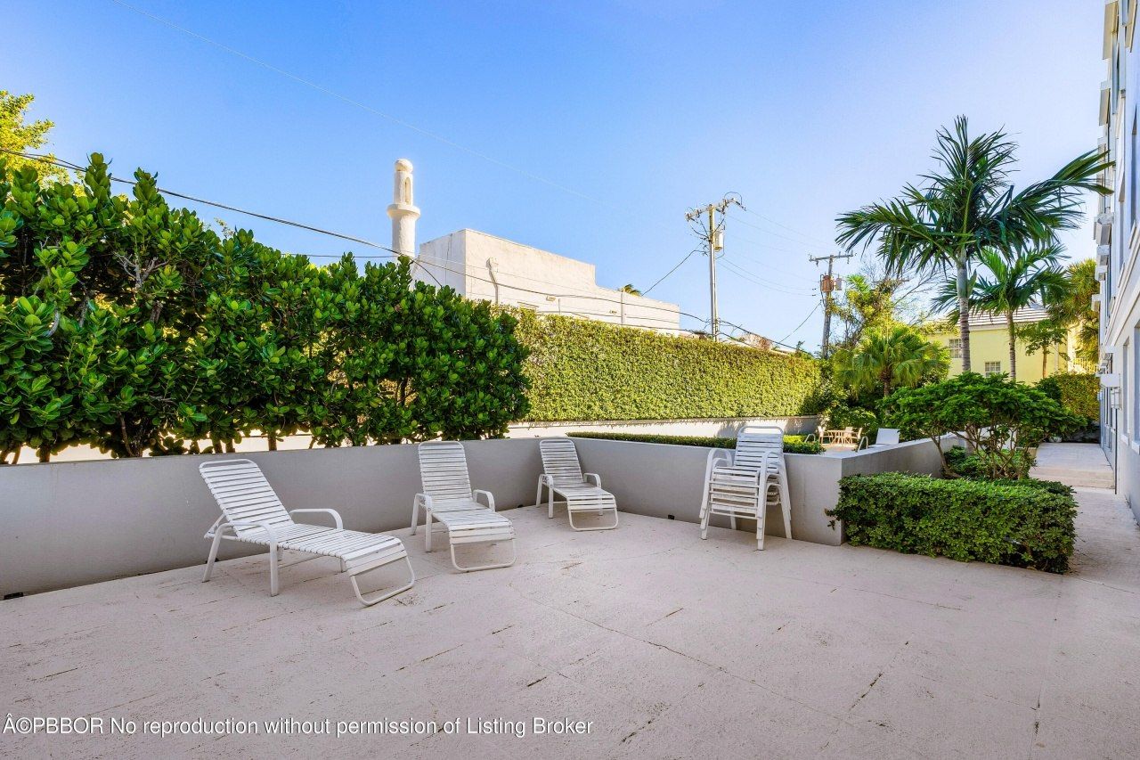 145 Peruvian Avenue, Unit 101, Palm Beach, FL 33480 Photo