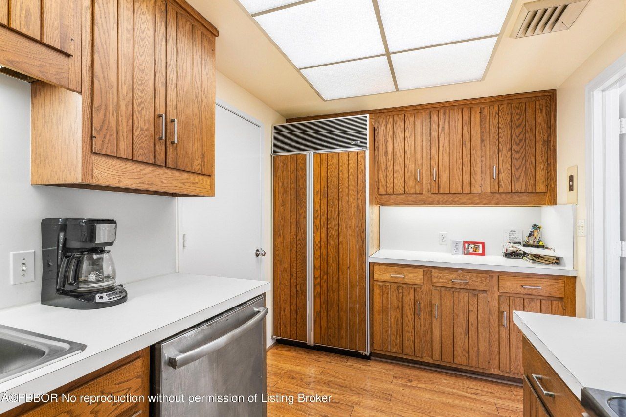 145 Peruvian Avenue, Unit 101, Palm Beach, FL 33480 Photo