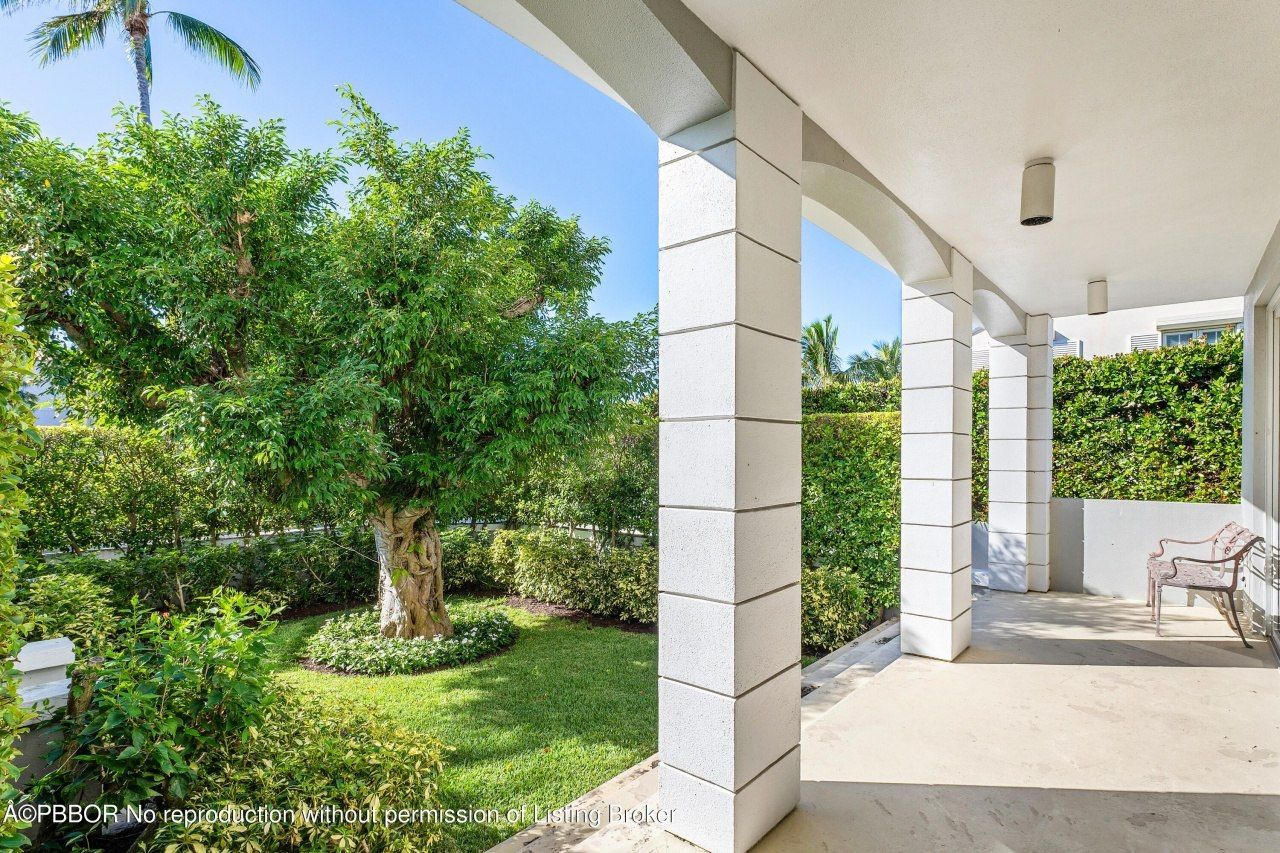 145 Peruvian Avenue, Unit 101, Palm Beach, FL 33480 Photo