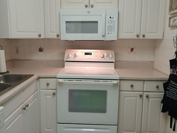 7320 Lake Circle Drive, Unit 407, Margate, FL 33063