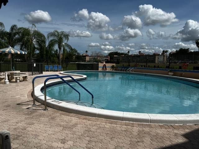 7320 Lake Circle Drive, Unit 407, Margate, FL 33063 Photo