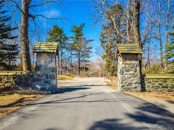 620 Sleepy Hollow Road, Briarcliff Manor, NY 10510