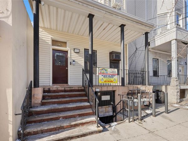 2039 Washington Ave, Bronx, NY 10457