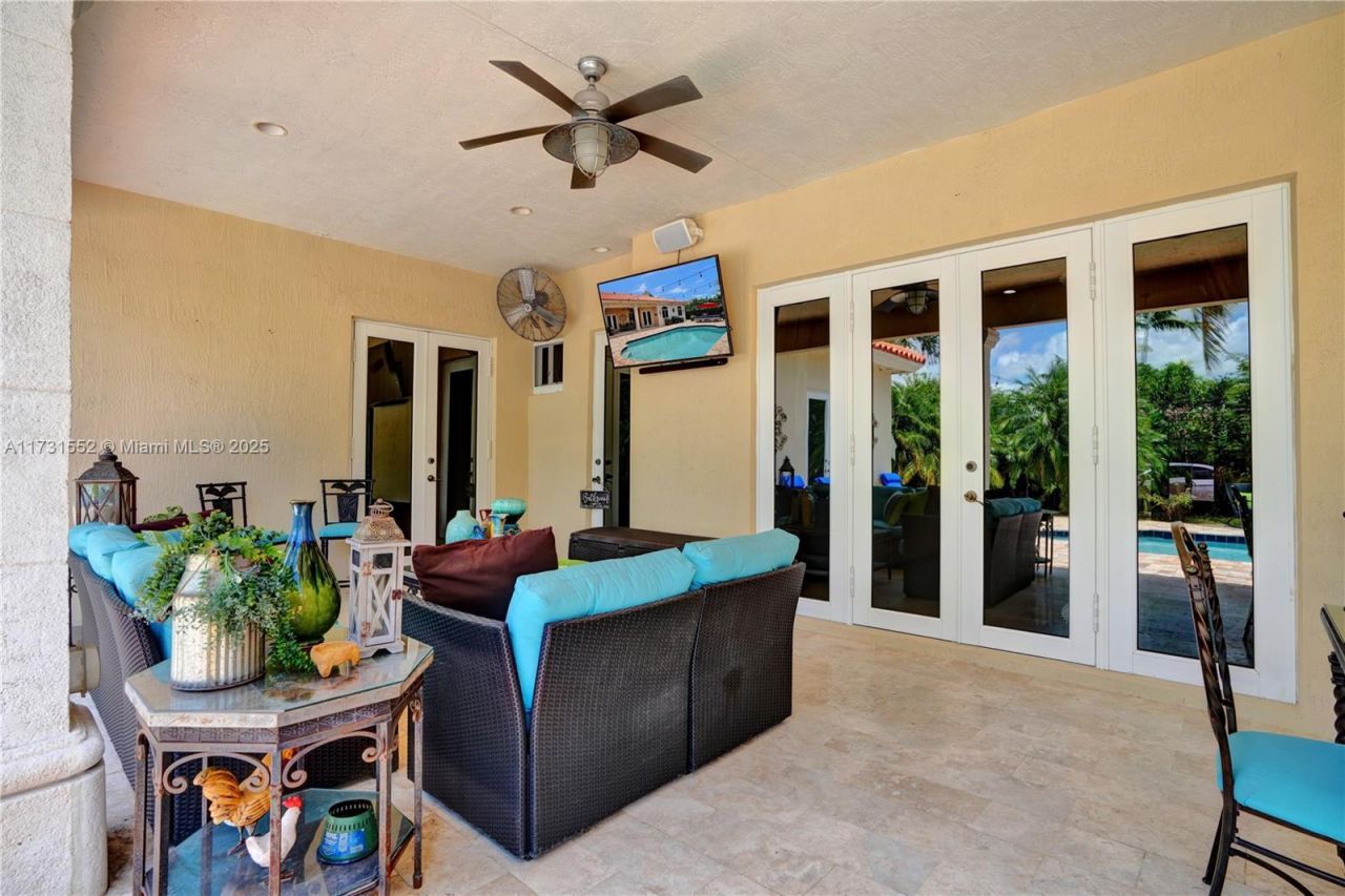 15210 SW 74th Ct, Palmetto Bay, FL 33157 Photo