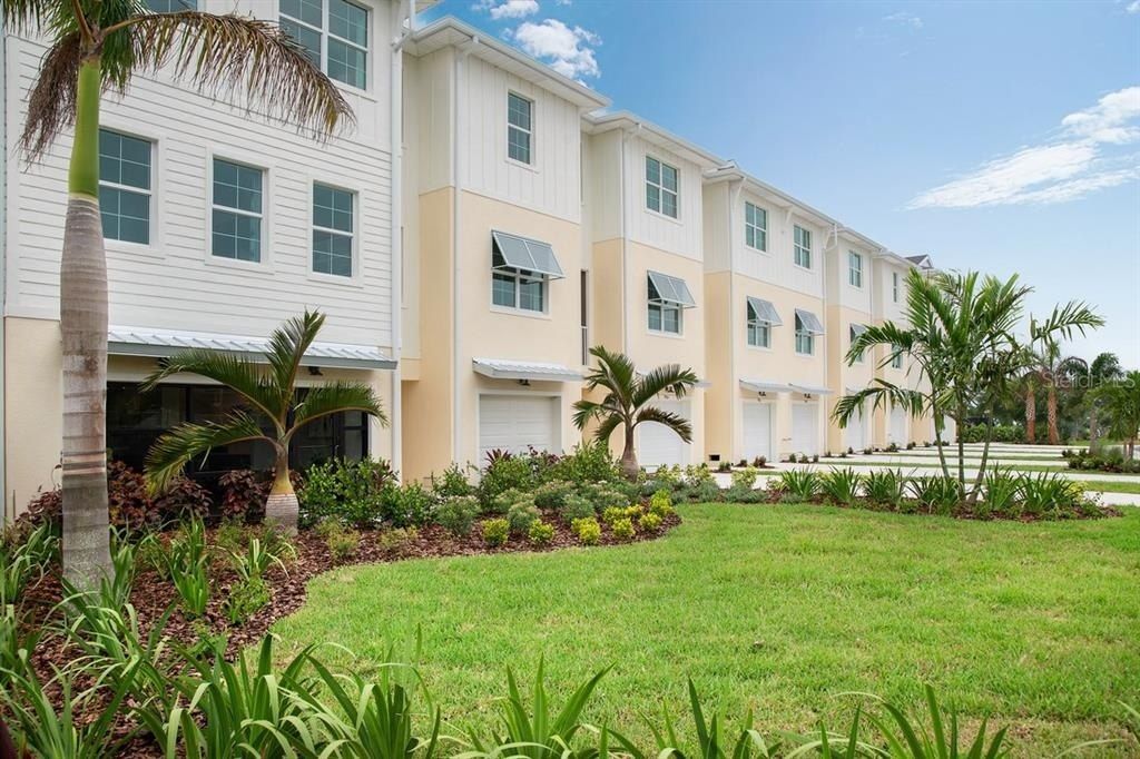 7350 Marathon Drive, Seminole, FL 33777 Main Photo