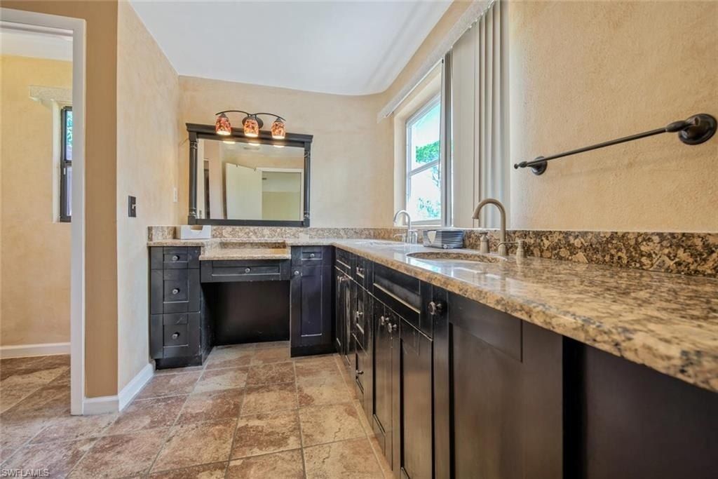 29 Caribbean Rd, Naples, FL 34108 Photo