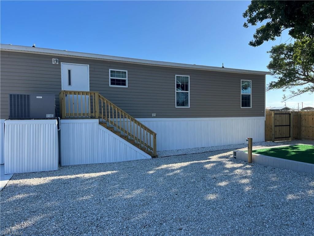 5109 Flamingo Dr, Saint James City, FL 33956 Photo