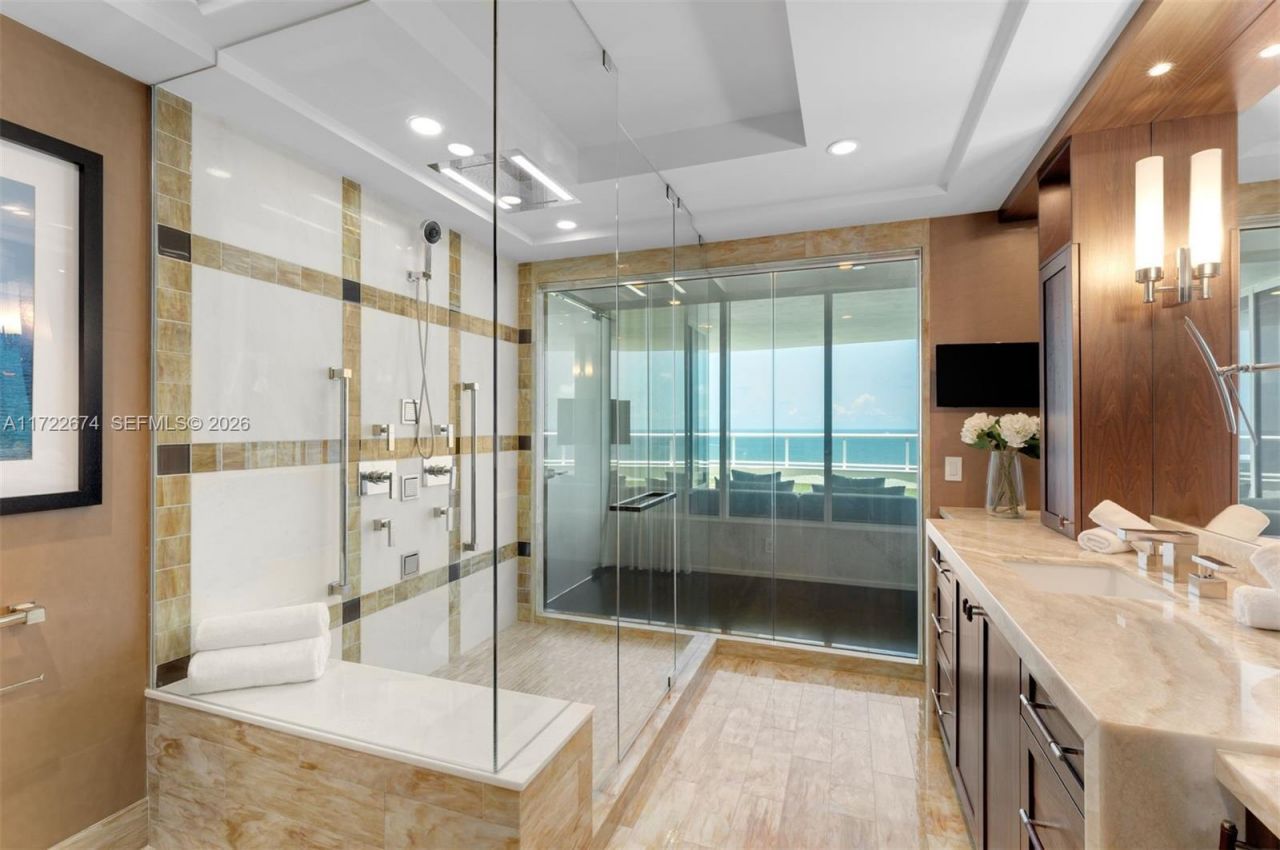 1 N Fort Lauderdale Beach Blvd, Unit 2102, Fort Lauderdale, FL 33304 Photo