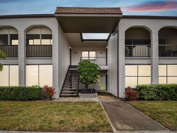 7701 STARKEY ROAD, Unit 105, SEMINOLE, FL 33777