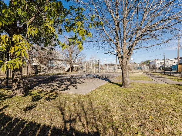 202 Main ST, Hutto, TX 78634
