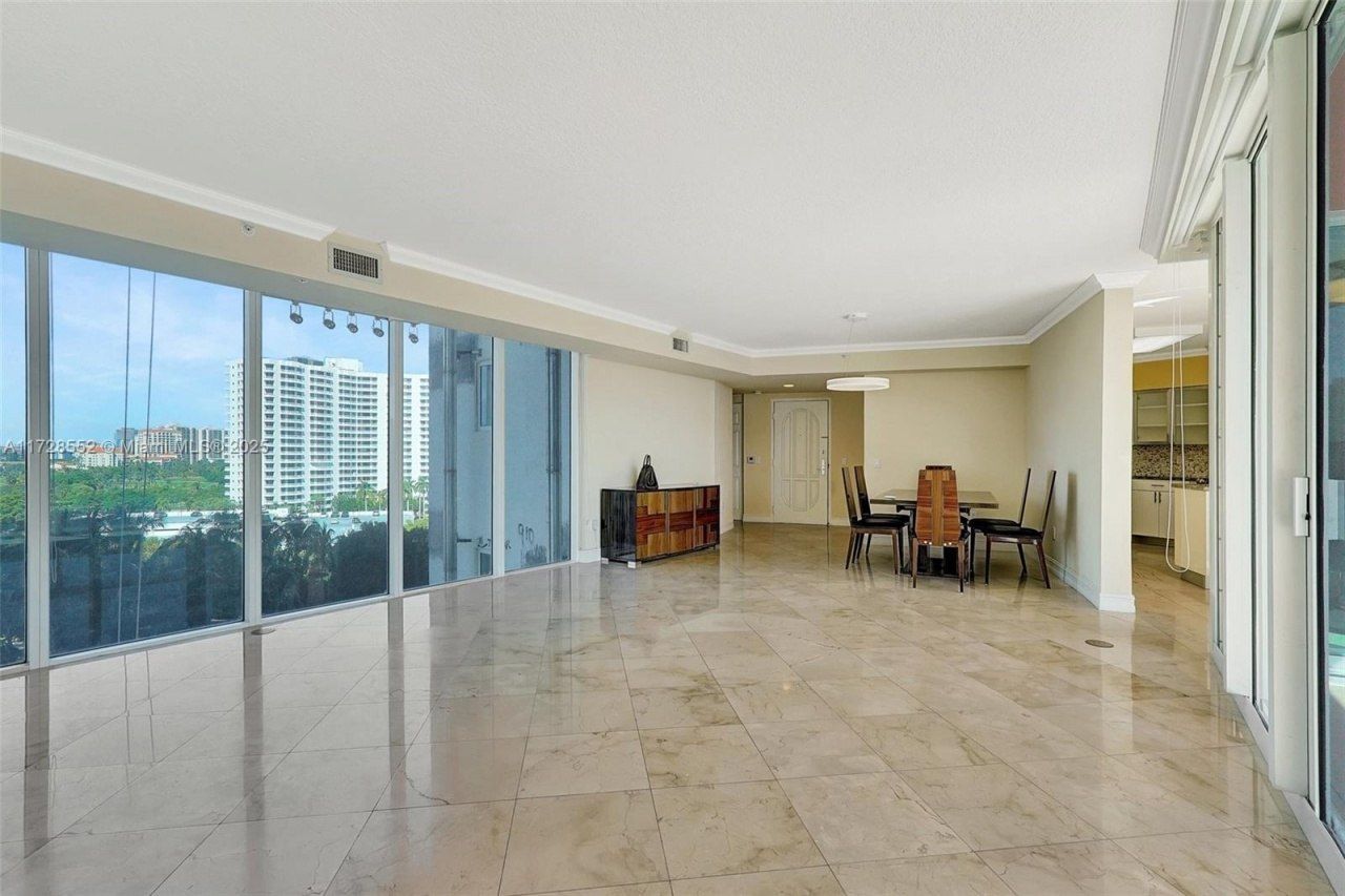3370 Hidden Bay Dr, Unit 910, Aventura, FL 33180 Photo