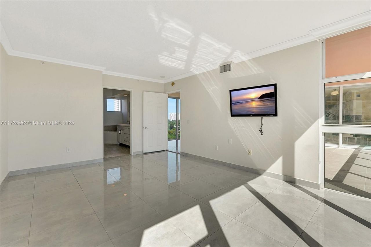 3370 Hidden Bay Dr, Unit 910, Aventura, FL 33180 Photo