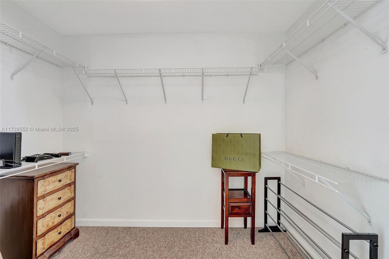 3370 Hidden Bay Dr, Unit 910, Aventura, FL 33180 Photo