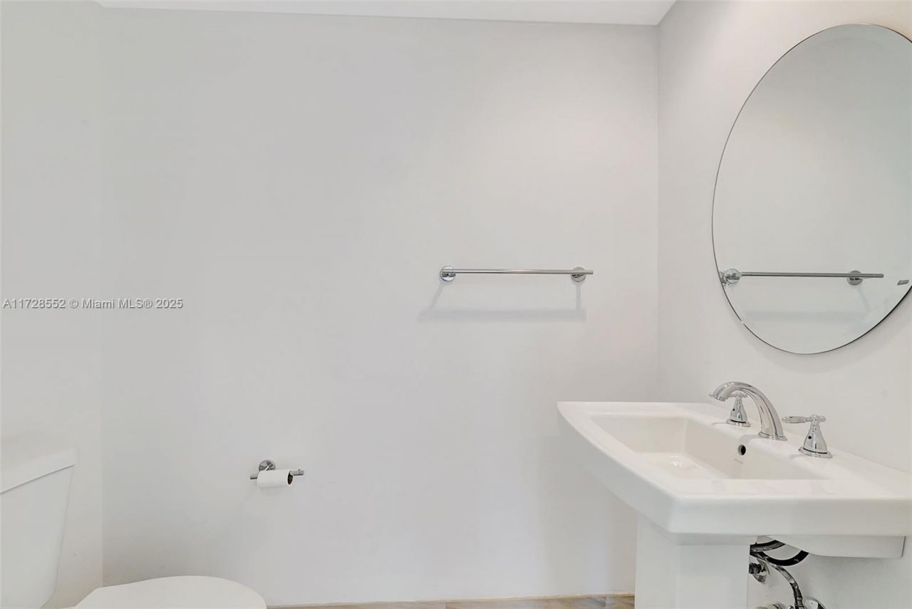 3370 Hidden Bay Dr, Unit 910, Aventura, FL 33180 Photo