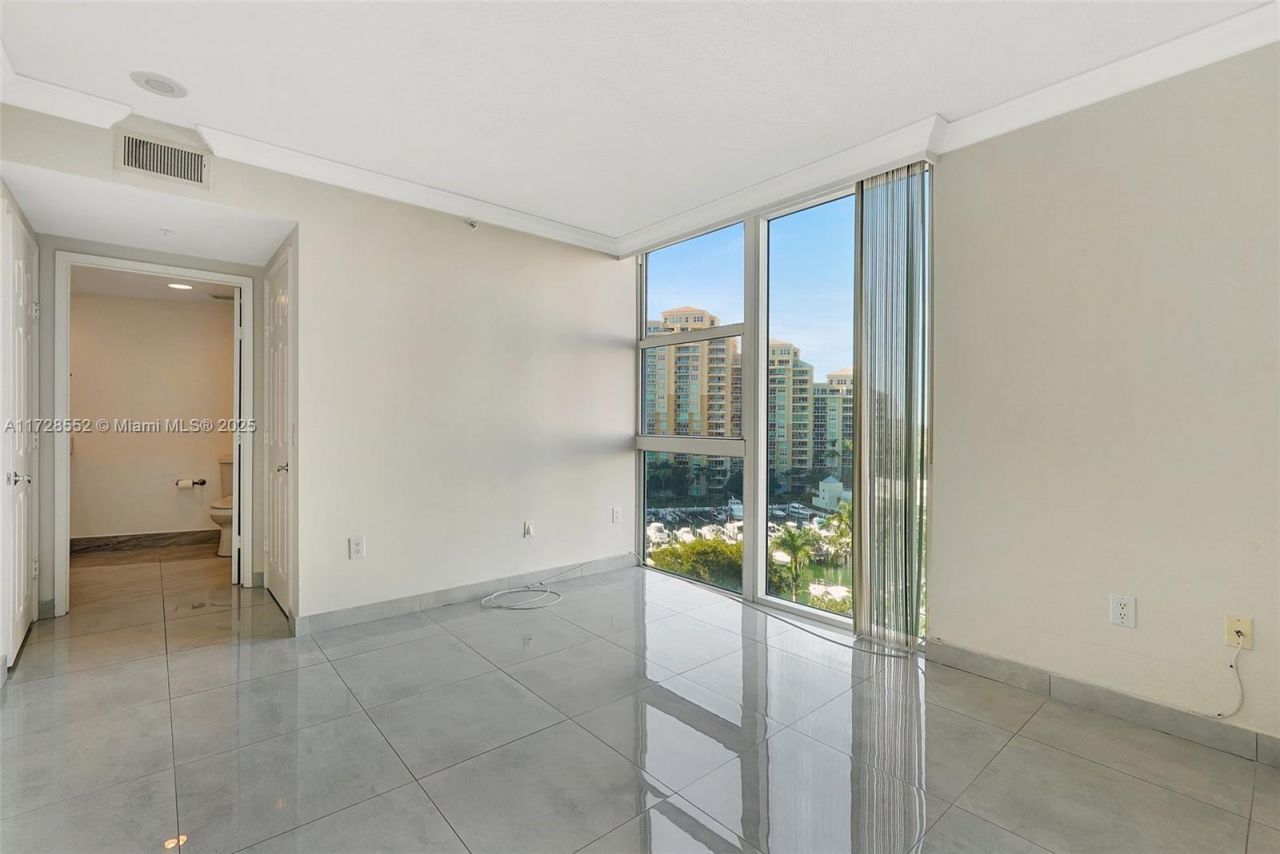 3370 Hidden Bay Dr, Unit 910, Aventura, FL 33180 Photo