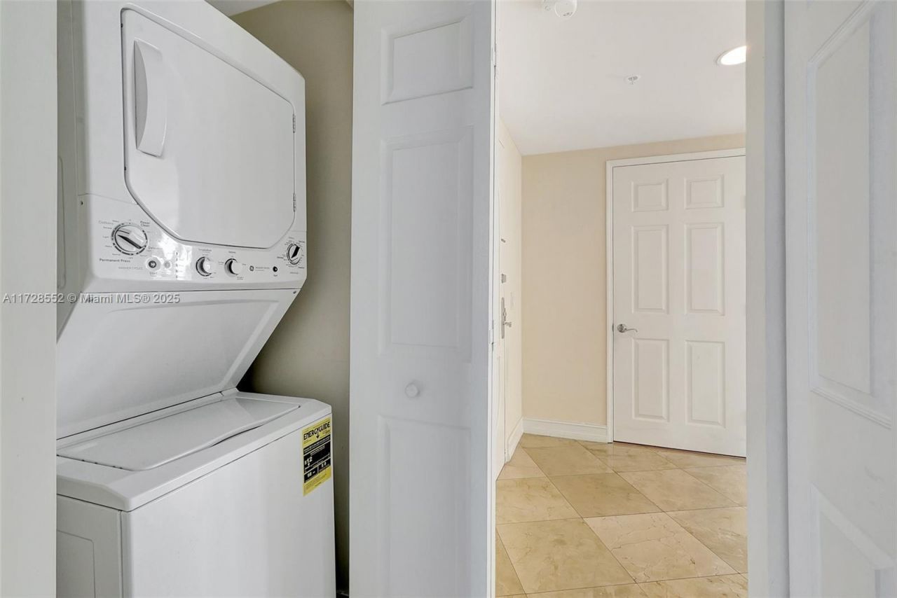 3370 Hidden Bay Dr, Unit 910, Aventura, FL 33180 Photo