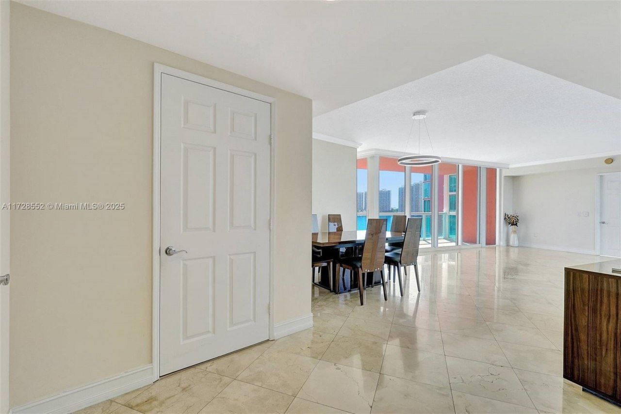 3370 Hidden Bay Dr, Unit 910, Aventura, FL 33180 Photo