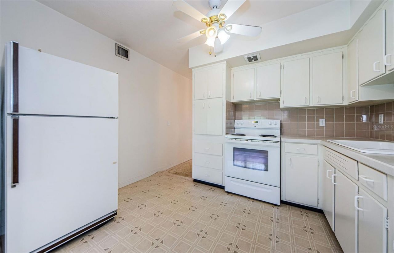 4154 57th Street N, Unit 173, Kenneth City, FL 33709 Photo