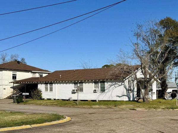 1301 & 1301 1-2 Bourg St, Houma, LA 70364