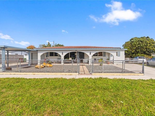 451 W 39th St, Hialeah, FL 33012