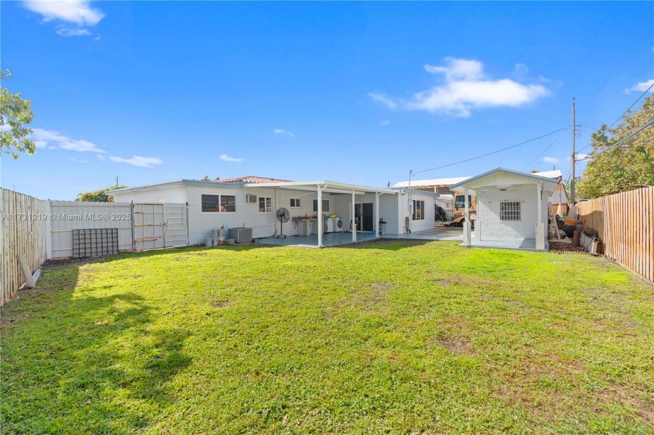 451 W 39th St, Hialeah, FL 33012 Photo