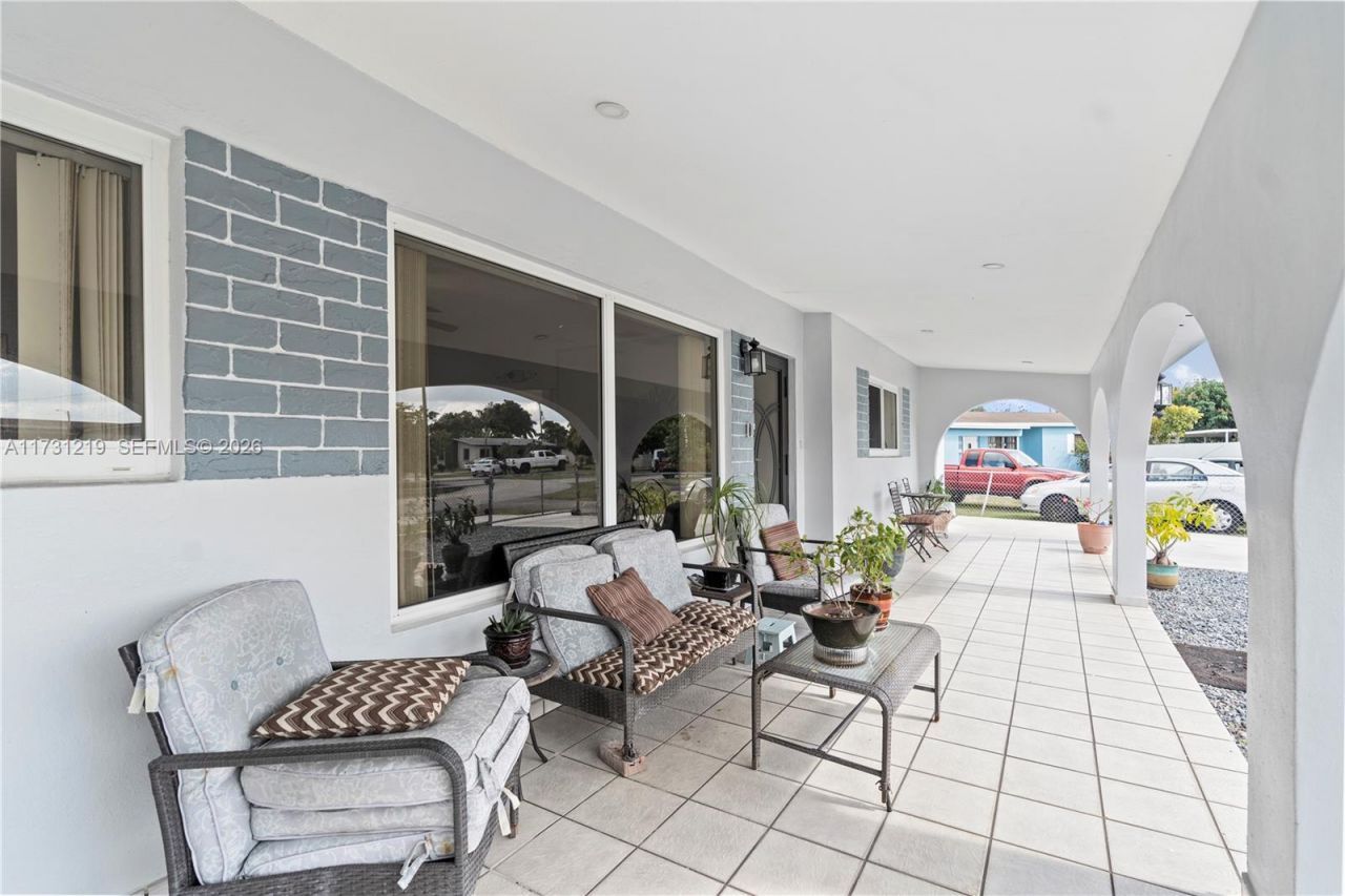 451 W 39th St, Hialeah, FL 33012 Photo