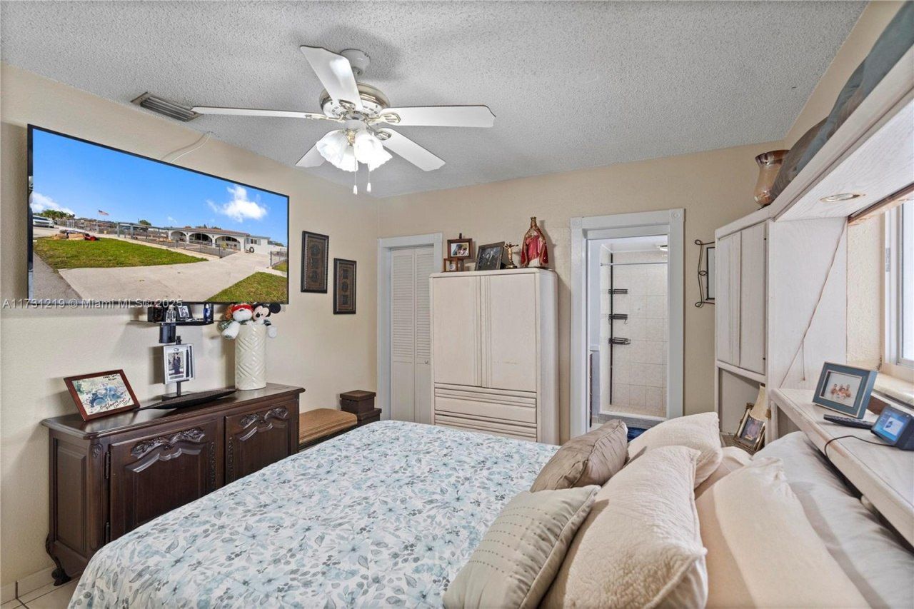 451 W 39th St, Hialeah, FL 33012 Photo