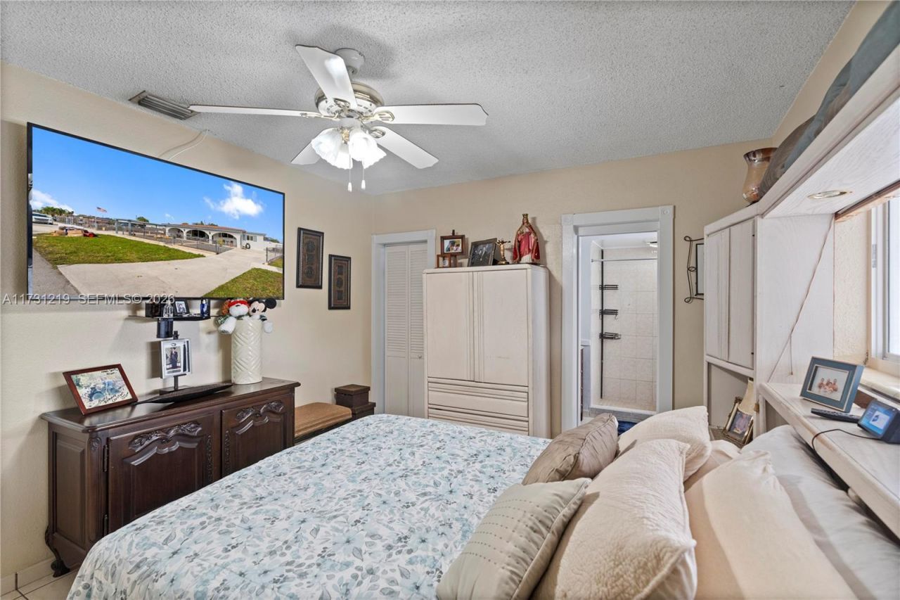 451 W 39th St, Hialeah, FL 33012 Photo