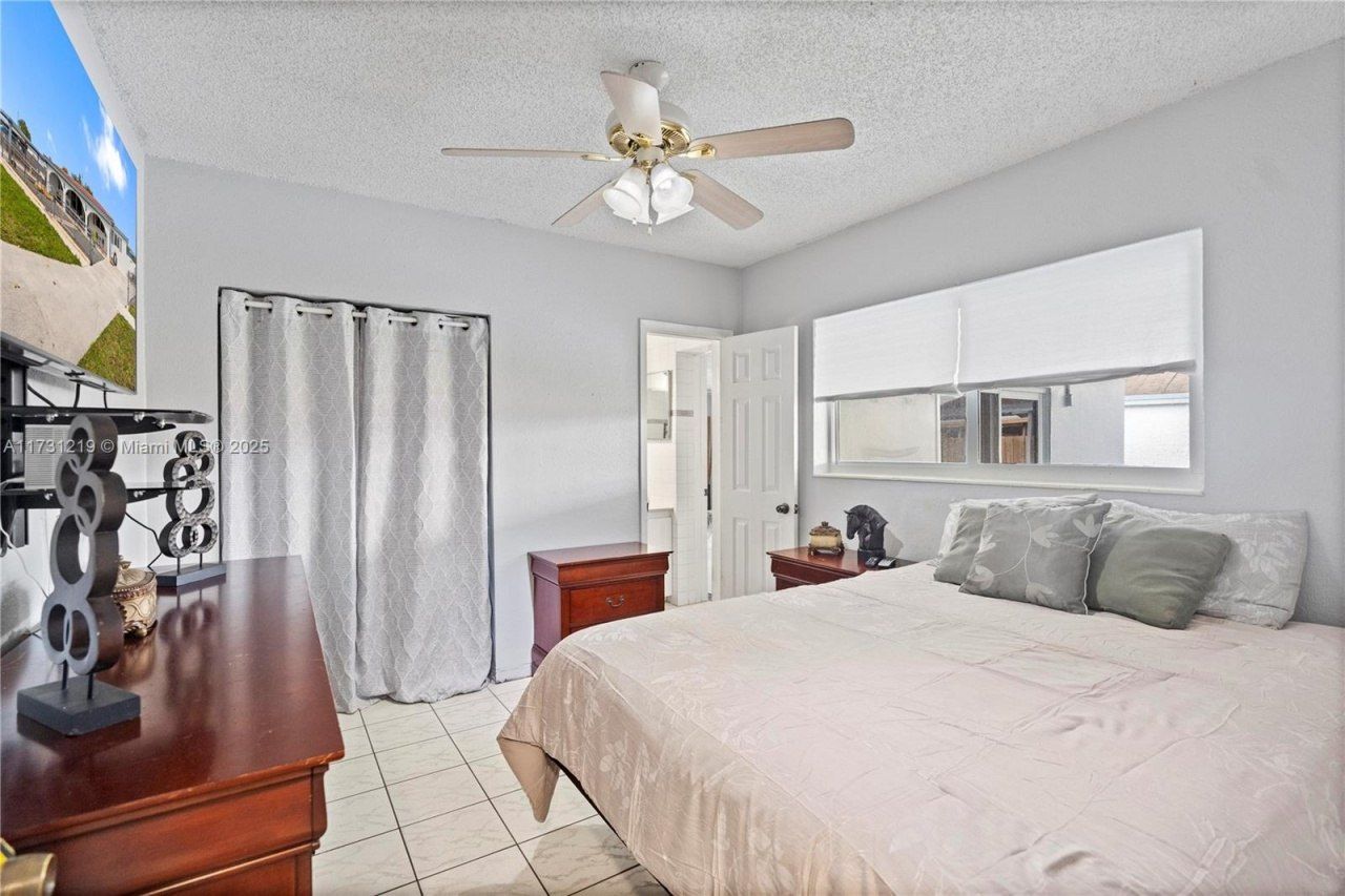 451 W 39th St, Hialeah, FL 33012 Photo