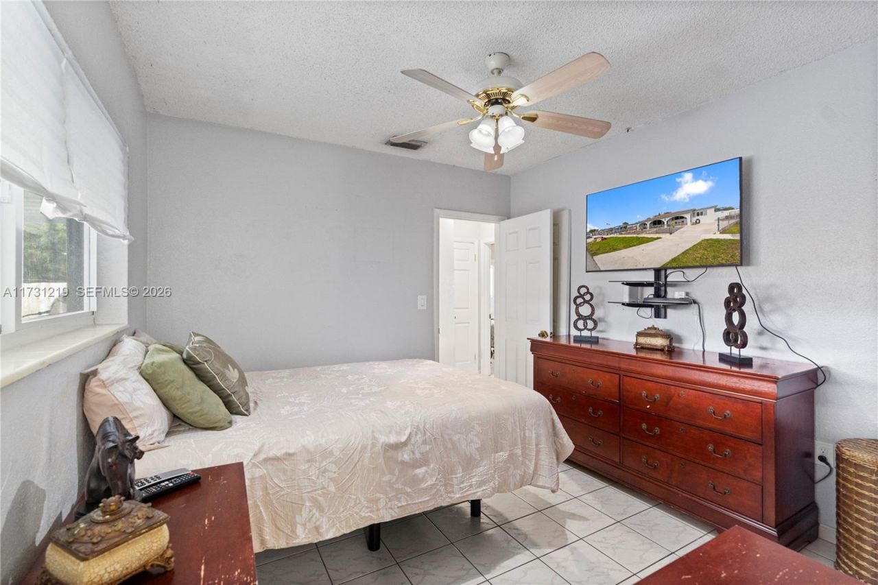 451 W 39th St, Hialeah, FL 33012 Photo