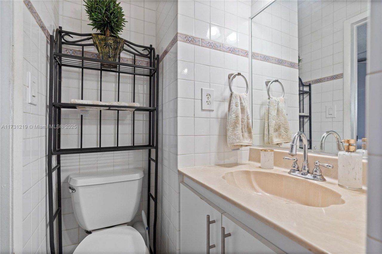 451 W 39th St, Hialeah, FL 33012 Photo