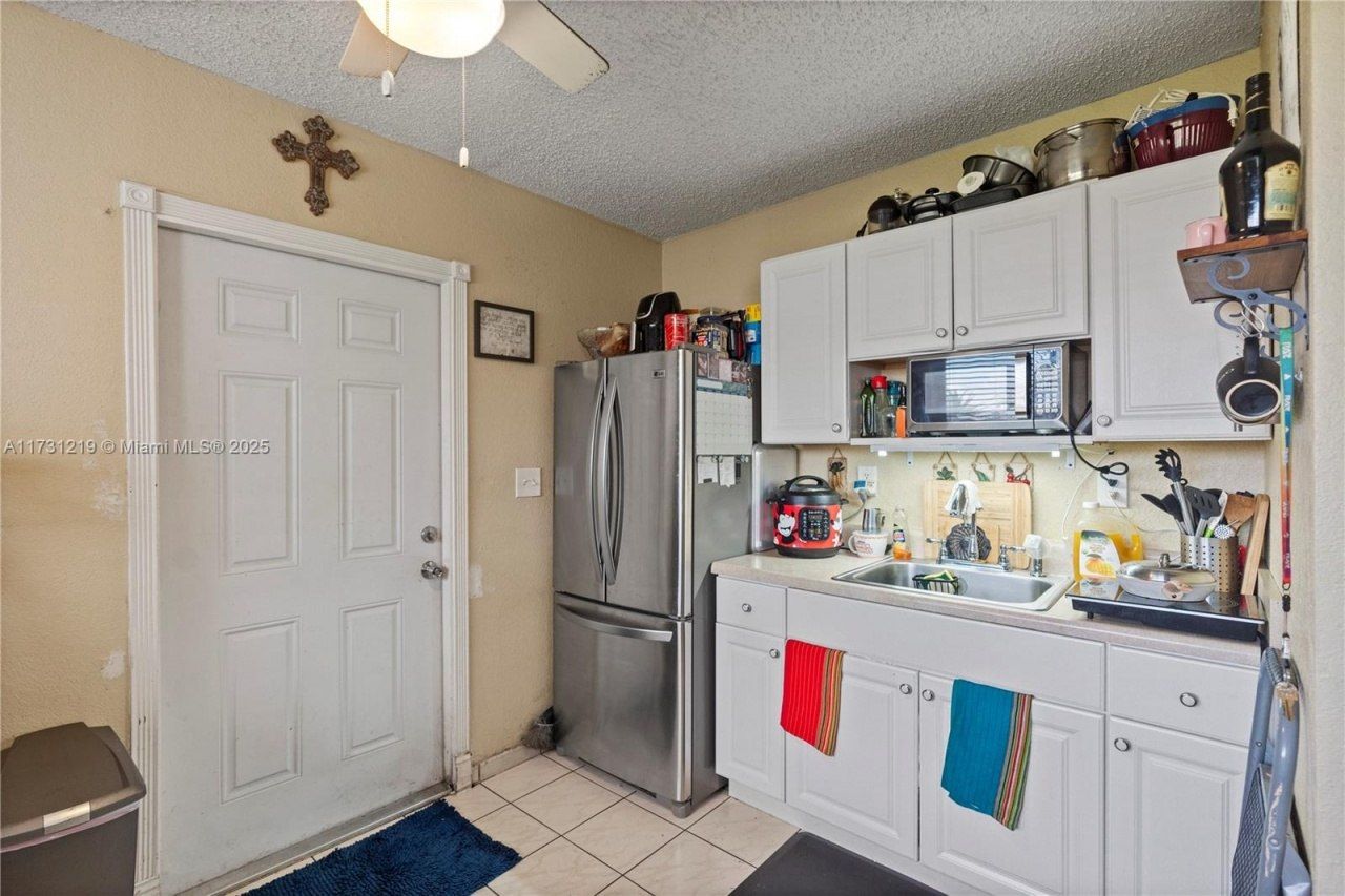 451 W 39th St, Hialeah, FL 33012 Photo