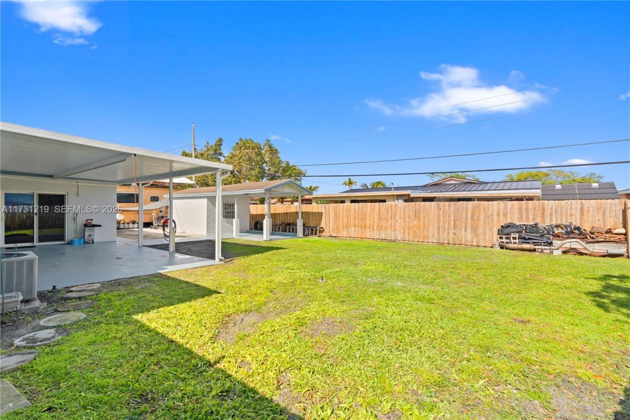 451 W 39th St, Hialeah, FL 33012 Photo