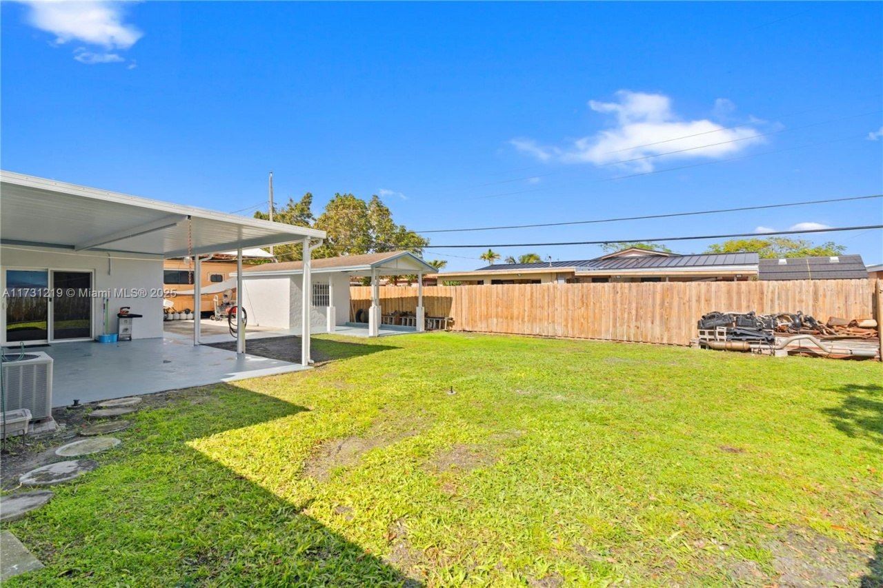 451 W 39th St, Hialeah, FL 33012 Photo