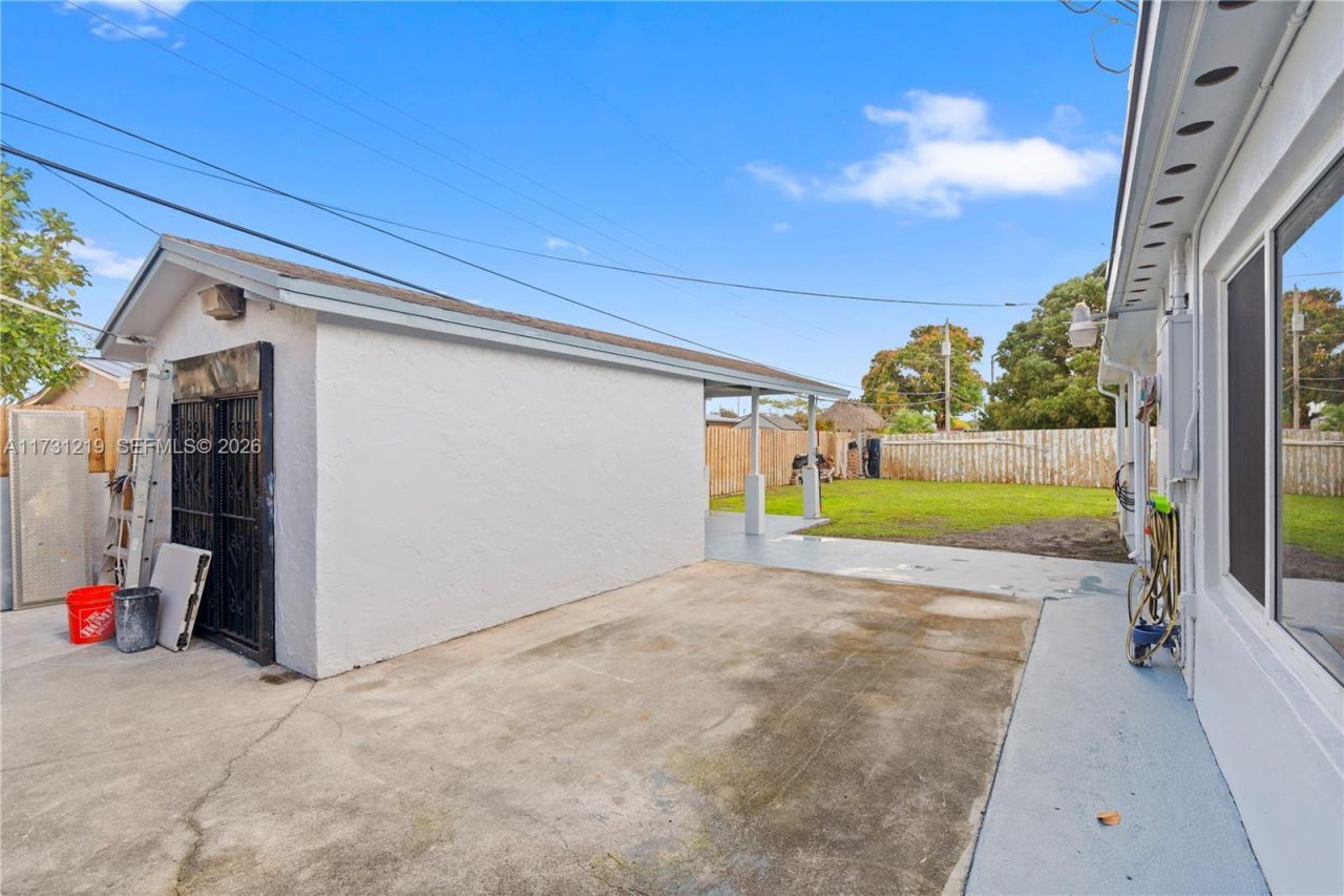 451 W 39th St, Hialeah, FL 33012 Photo