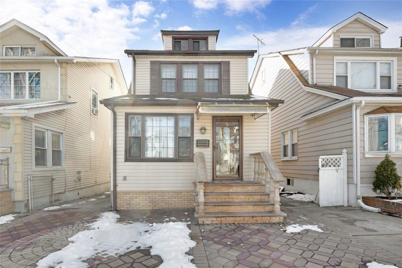8818 215th Place, Queens Village, NY 11427 Main Photo